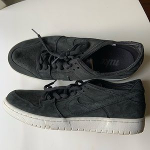 Nike SB Dunk Low Skate Shoes
